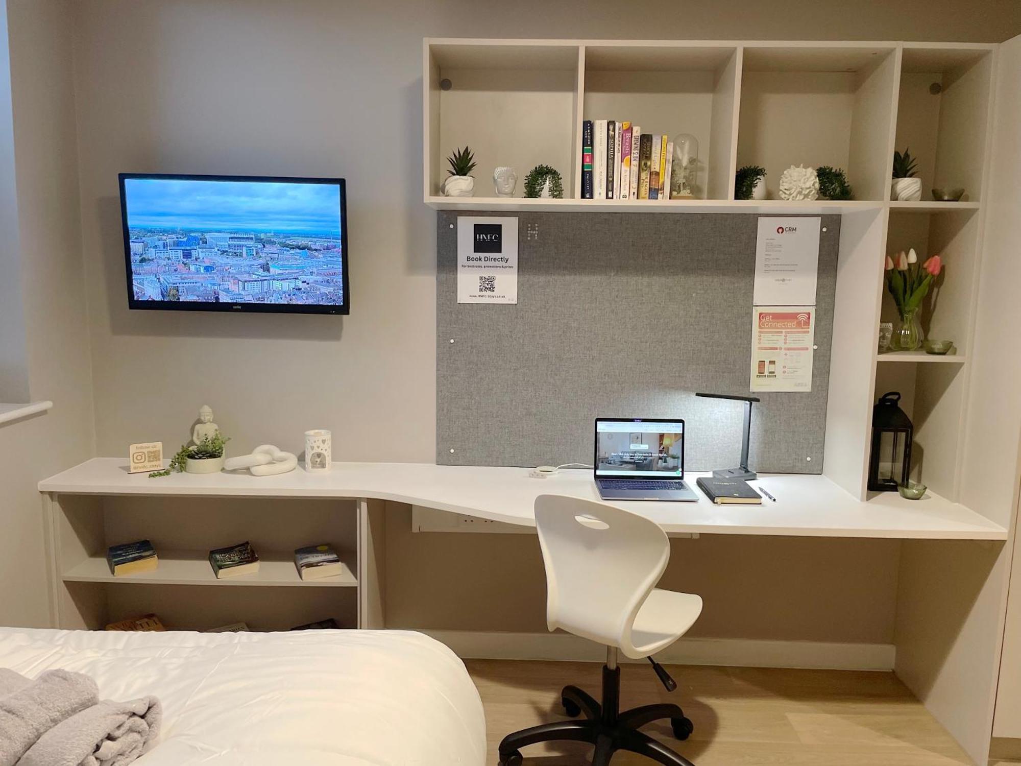 Hnfc - Business W/ Gym Apartment *